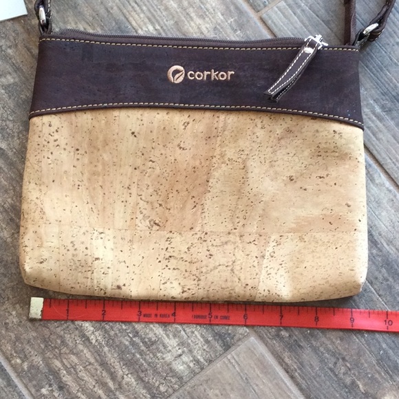 NWT Corkor Vegan Crossbody/Shoulder Bag with Adjustable Strap - Picture 9 of 10